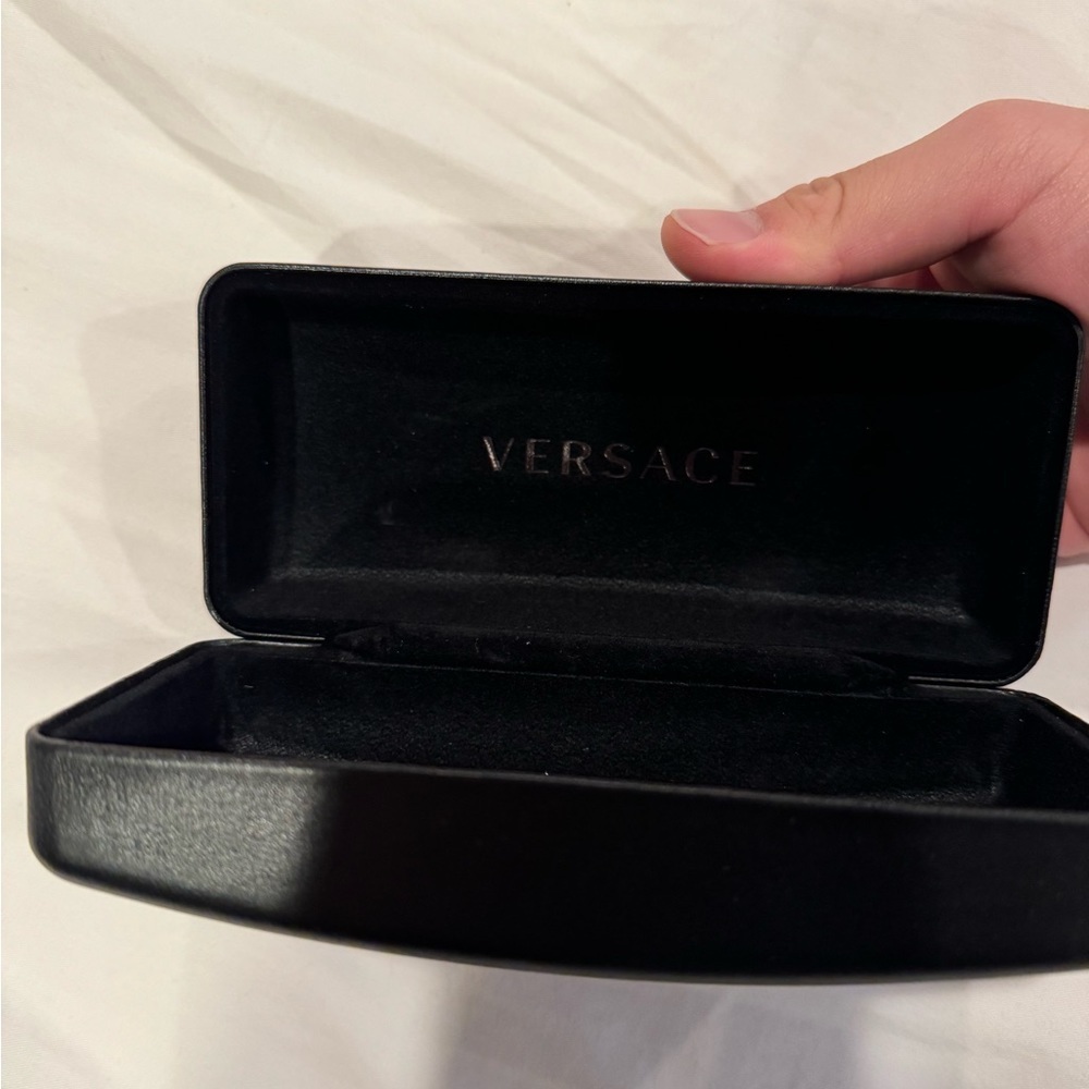 Versace sunglasses case - Picture 2 of 2